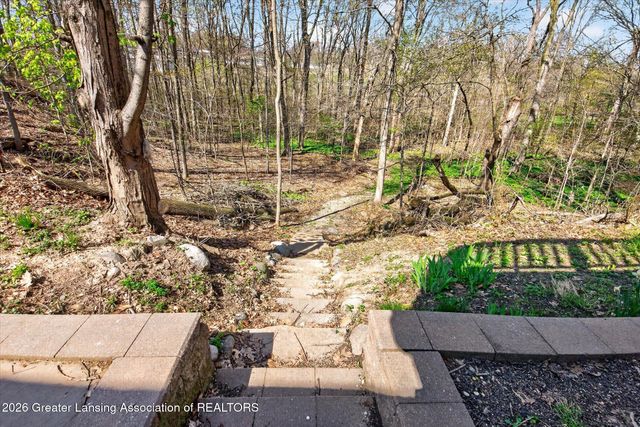 2211 Hilltop Drive, Lansing, MI 48917