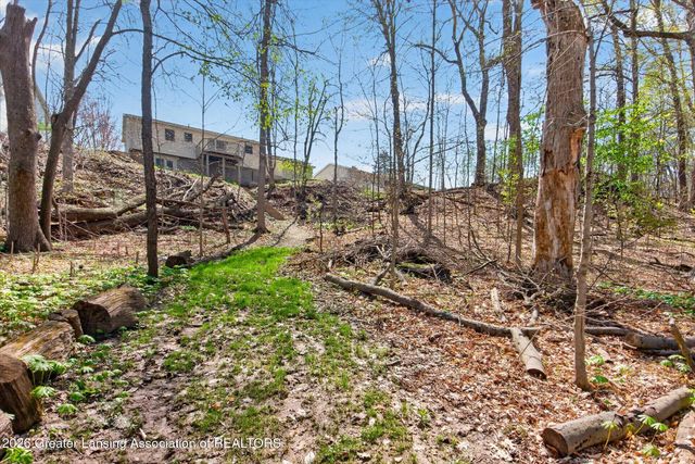 2211 Hilltop Drive, Lansing, MI 48917