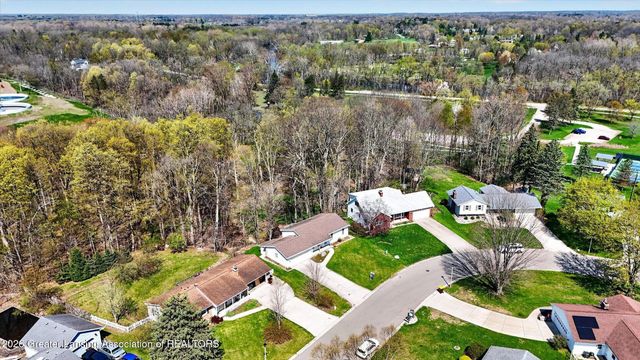 2211 Hilltop Drive, Lansing, MI 48917