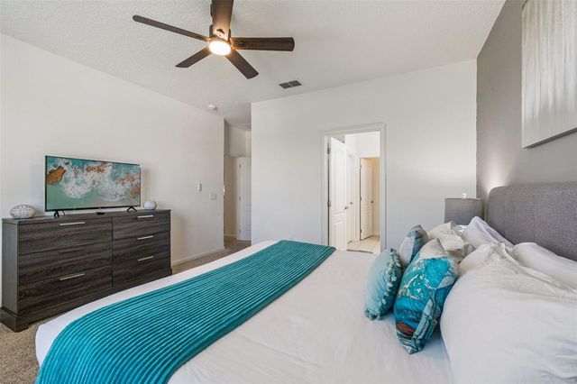 5304 OAKBOURNE AVENUE, Davenport, FL 33837