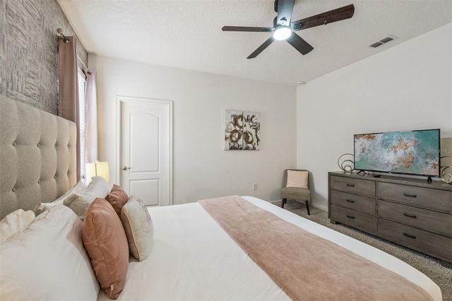 5304 OAKBOURNE AVENUE, Davenport, FL 33837