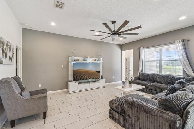 5304 OAKBOURNE AVENUE, Davenport, FL 33837
