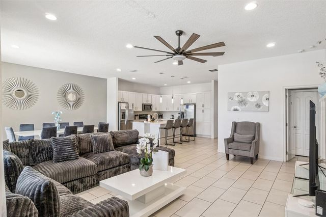 5304 OAKBOURNE AVENUE, Davenport, FL 33837