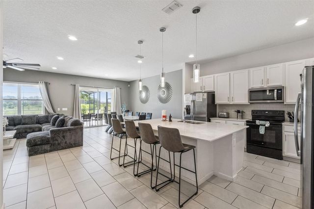 5304 OAKBOURNE AVENUE, Davenport, FL 33837