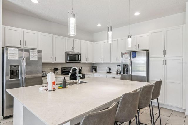 5304 OAKBOURNE AVENUE, Davenport, FL 33837