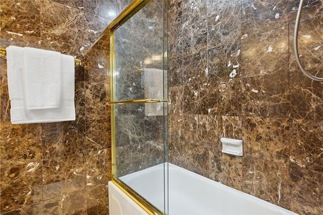 23214 NE Plantation Drive NE 214, Atlanta, GA 30324