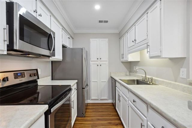 23214 NE Plantation Drive NE 214, Atlanta, GA 30324