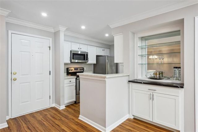 23214 NE Plantation Drive NE 214, Atlanta, GA 30324