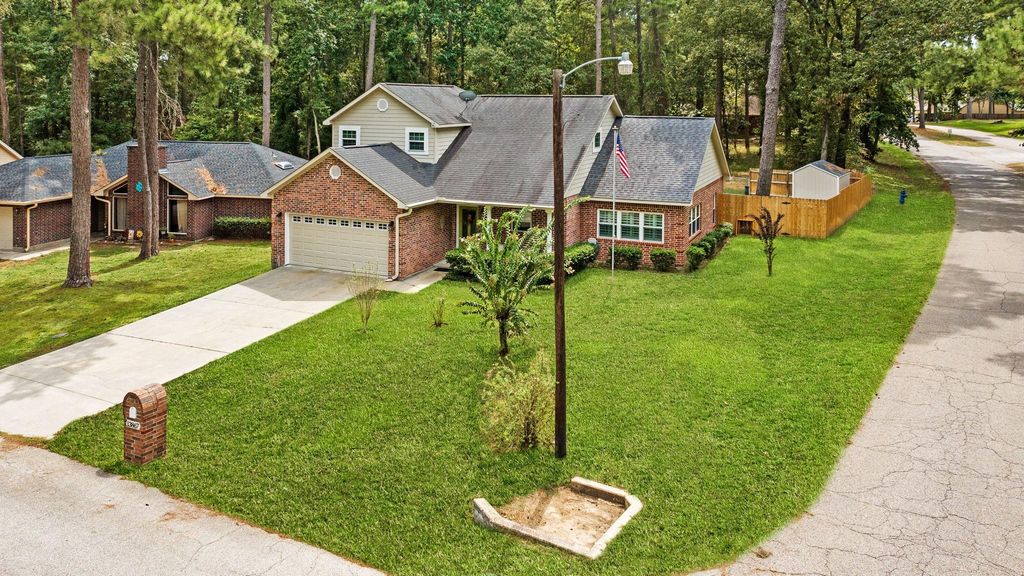 13867 Ventura Road, Willis, TX 77318