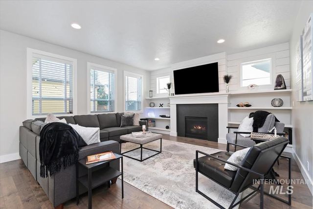3042 S Shadywood Way, Boise, ID 83716