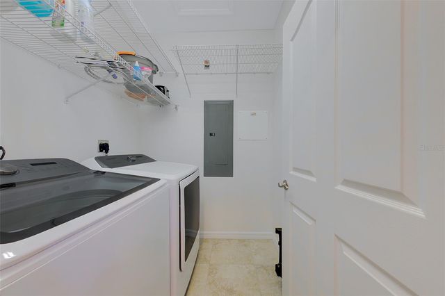 642 WELLS CT COURT 302, Clearwater, FL 33756