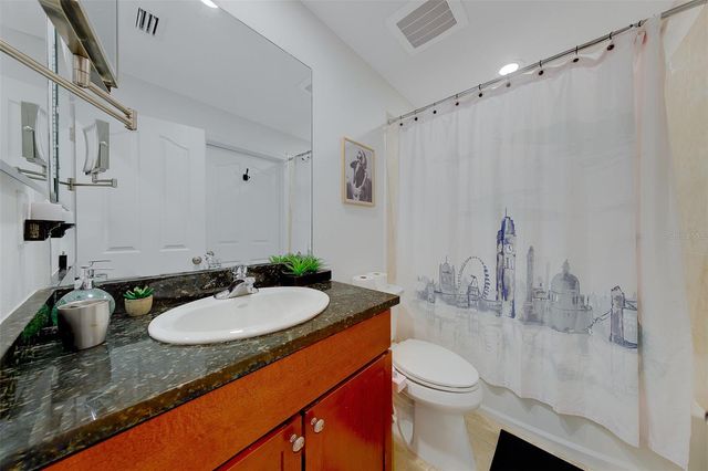 642 WELLS CT COURT 302, Clearwater, FL 33756