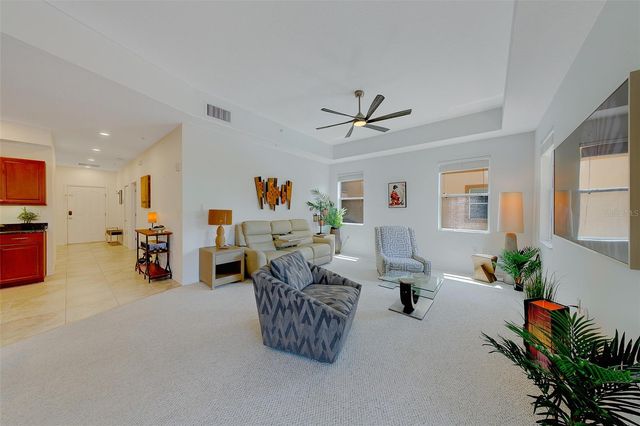 642 WELLS CT COURT 302, Clearwater, FL 33756