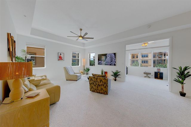 642 WELLS CT COURT 302, Clearwater, FL 33756