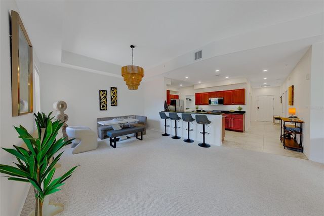 642 WELLS CT COURT 302, Clearwater, FL 33756