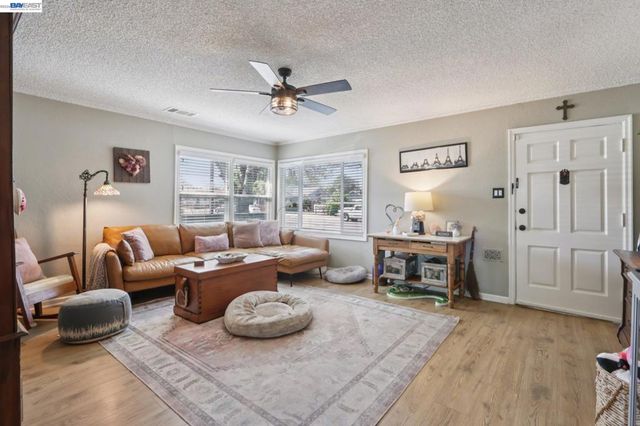 1411 C St, Antioch, CA 94509