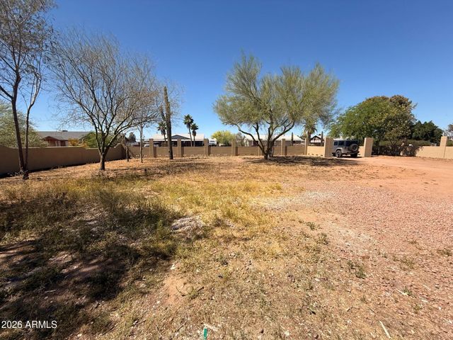 135 S REX Avenue, Apache Junction, AZ 85120