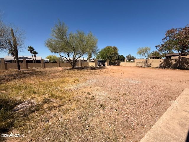 135 S REX Avenue, Apache Junction, AZ 85120