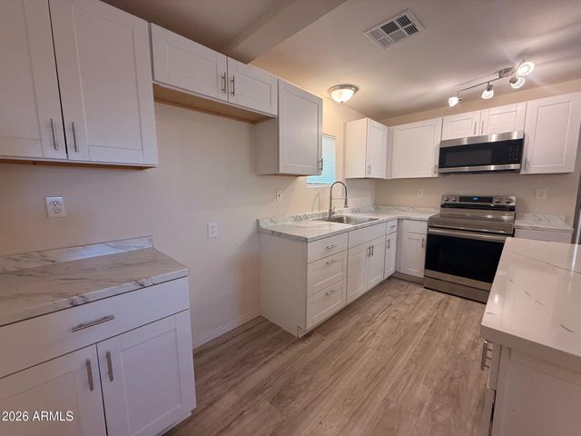 135 S REX Avenue, Apache Junction, AZ 85120