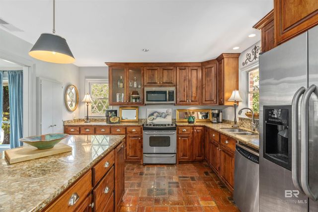 201 Confederate Drive, Spanish Fort, AL 36527