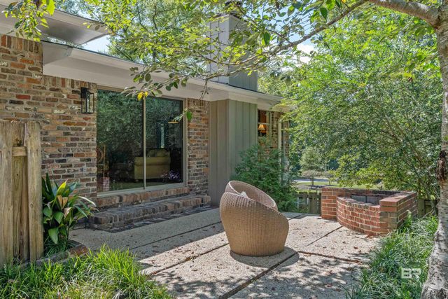 201 Confederate Drive, Spanish Fort, AL 36527