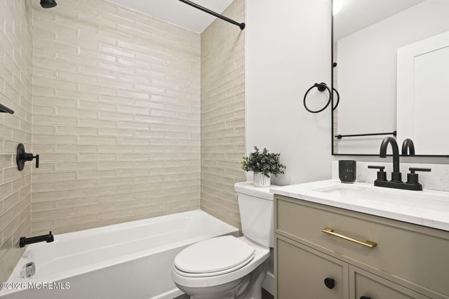 18 E 3rd Street, Howell, NJ 07731