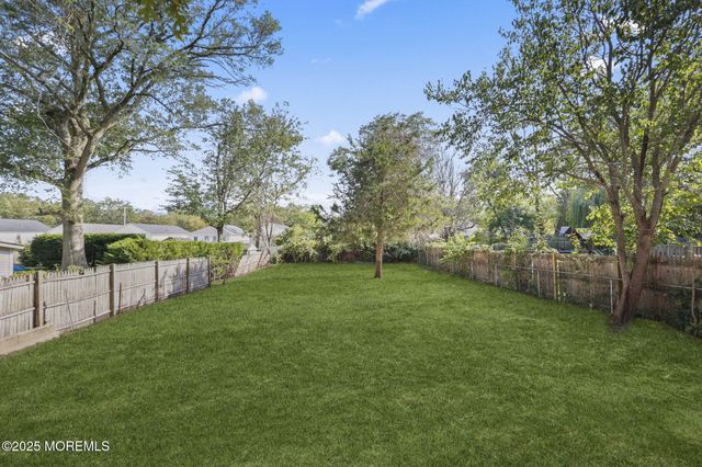 18 E 3rd Street, Howell, NJ 07731