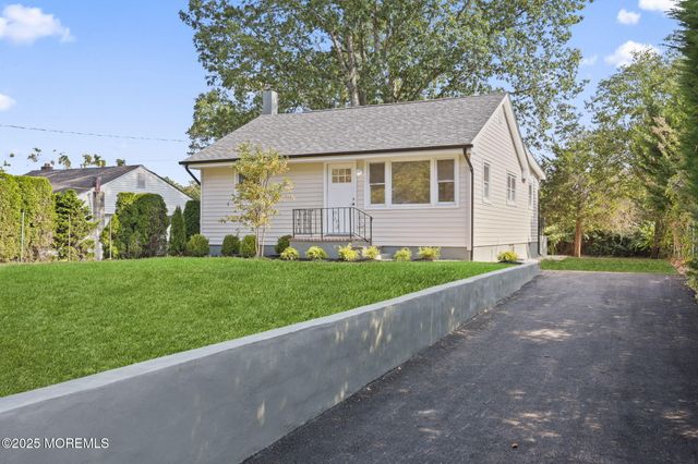 18 E 3rd Street, Howell, NJ 07731