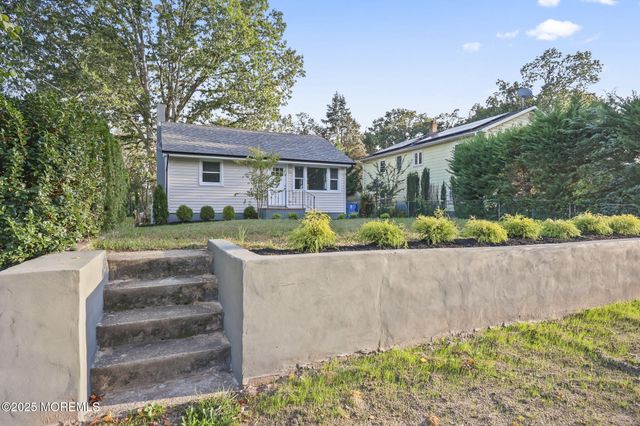 18 E 3rd Street, Howell, NJ 07731