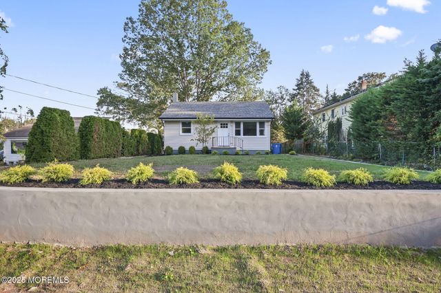 18 E 3rd Street, Howell, NJ 07731