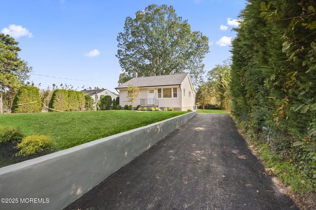 18 E 3rd Street, Howell, NJ 07731