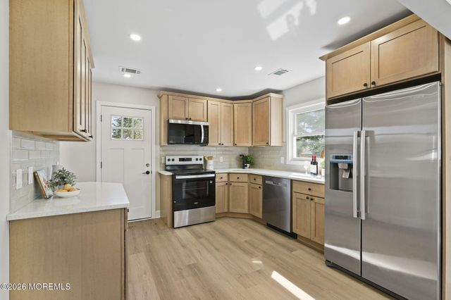 18 E 3rd Street, Howell, NJ 07731
