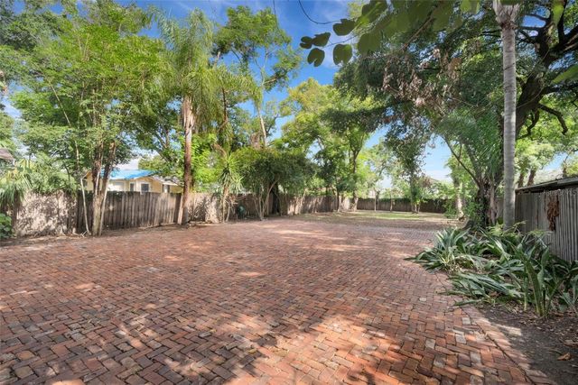 716 E LIME STREET, Lakeland, FL 33801