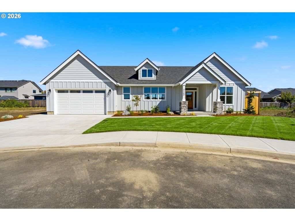 Image 1 of property listing at 2160 Nw Fendle Way, Mc Minnville, OR 97128
