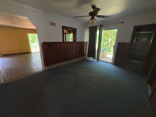 25 Kendrick St, South Hadley, MA 01075