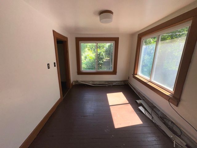 25 Kendrick St, South Hadley, MA 01075