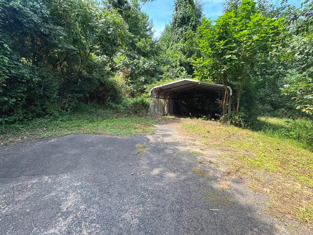 25 Kendrick St, South Hadley, MA 01075