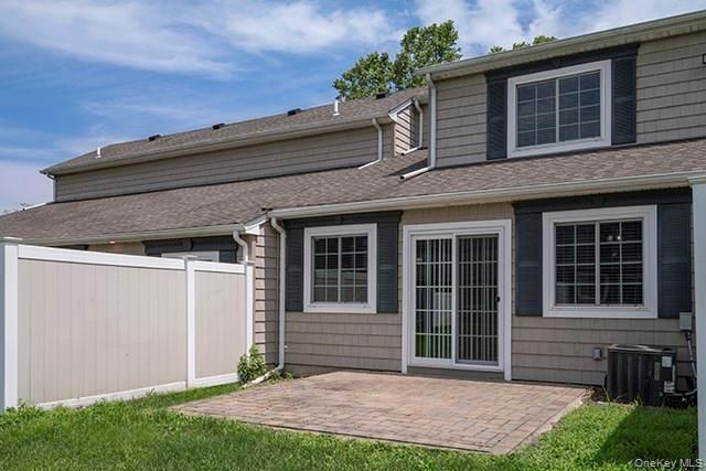 5000 Townhouse Drive 2102, Coram, NY 11727