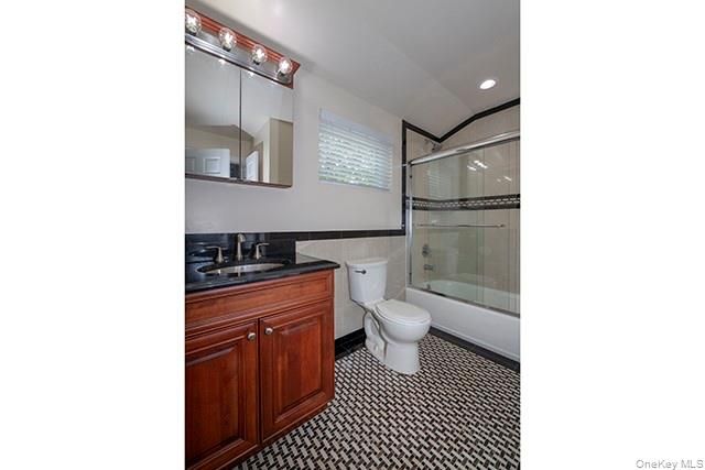 5000 Townhouse Drive 2102, Coram, NY 11727