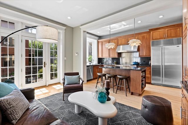 2845 W Division Street, Chicago, IL 60622