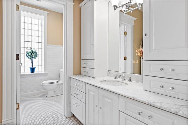 2845 W Division Street, Chicago, IL 60622