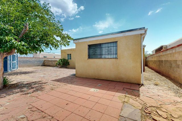 2529 CARDENAS Drive NE, Albuquerque, NM 87110