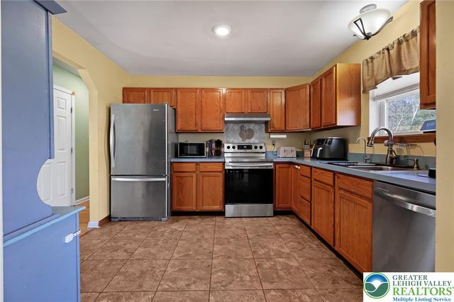 140 Woods XING, Chestnuthill Twp, PA 18353
