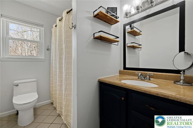 140 Woods XING, Chestnuthill Twp, PA 18353