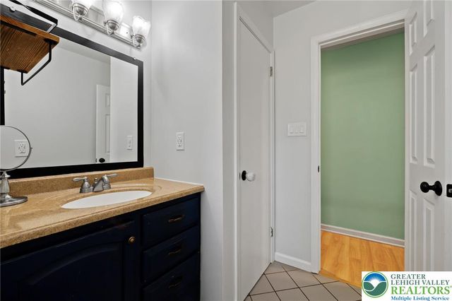 140 Woods XING, Chestnuthill Twp, PA 18353