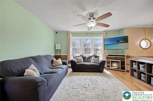 140 Woods XING, Chestnuthill Twp, PA 18353
