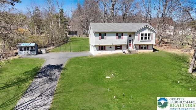 140 Woods XING, Chestnuthill Twp, PA 18353