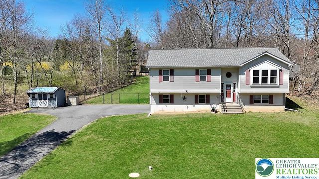 140 Woods XING, Chestnuthill Twp, PA 18353