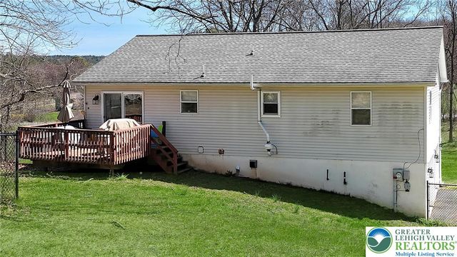 140 Woods XING, Chestnuthill Twp, PA 18353