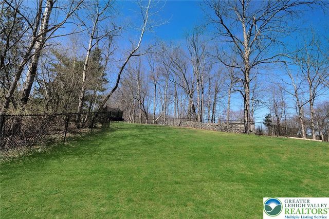 140 Woods XING, Chestnuthill Twp, PA 18353
